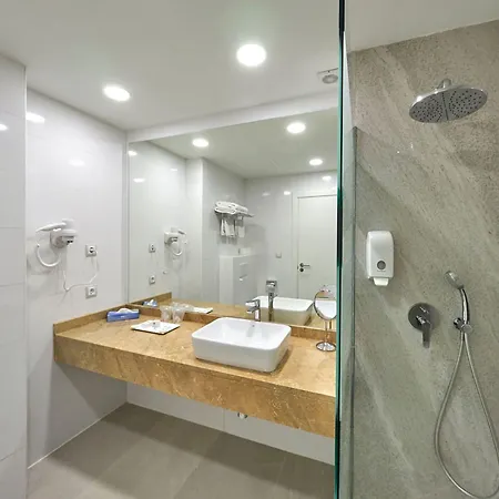 Aparthotel Y 4*